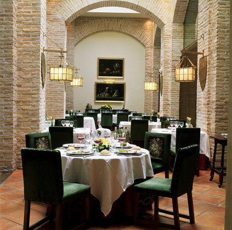 Parador de Olite. Restaurante Teobaldos